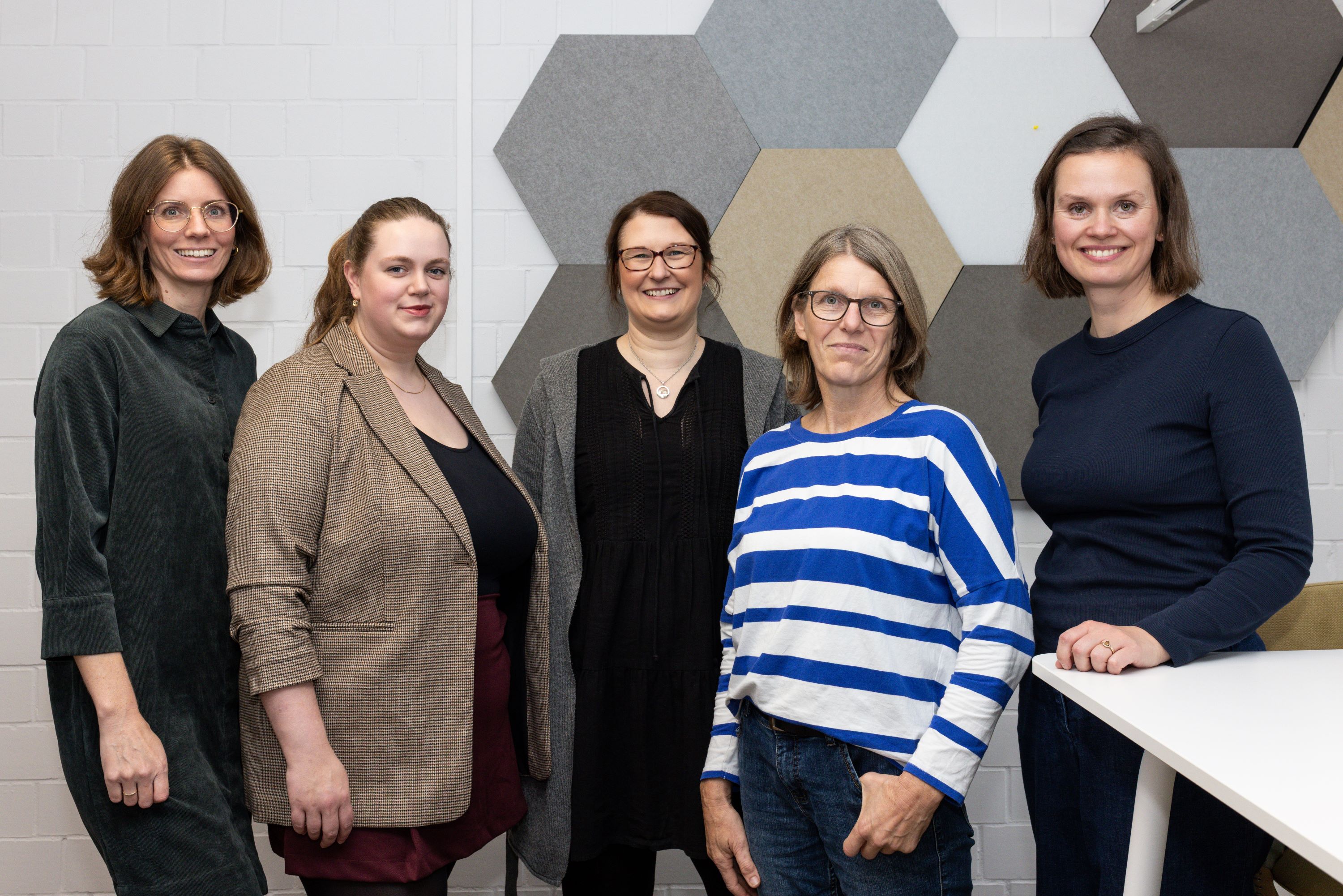 Teamfoto zentrale Studienberatung, fünf Frauen